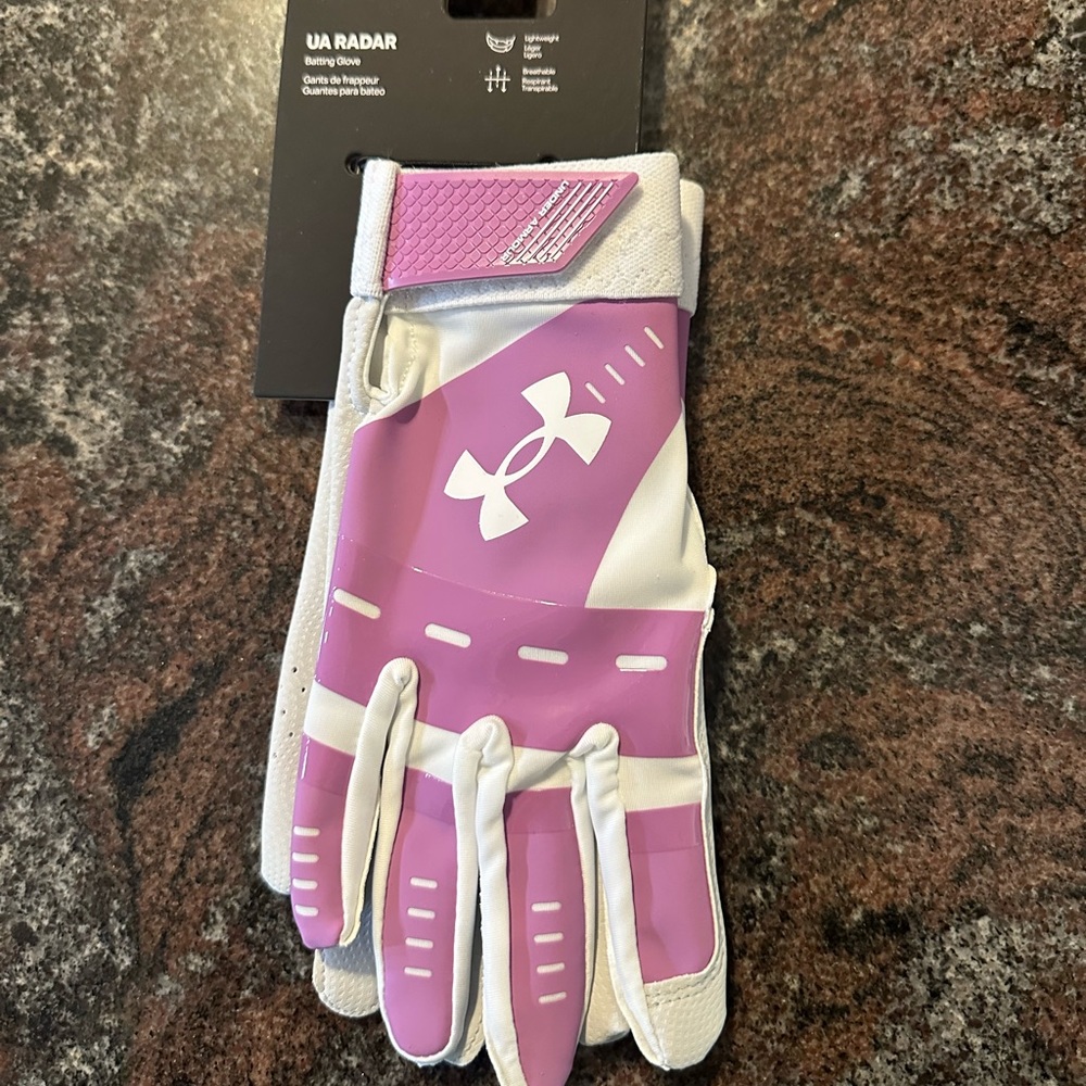 NWT Women’s Under Armour Radar Batting Gloves